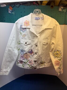 BFA Classics embroidered denim white coat with flowers & butterflies. Petite L-P